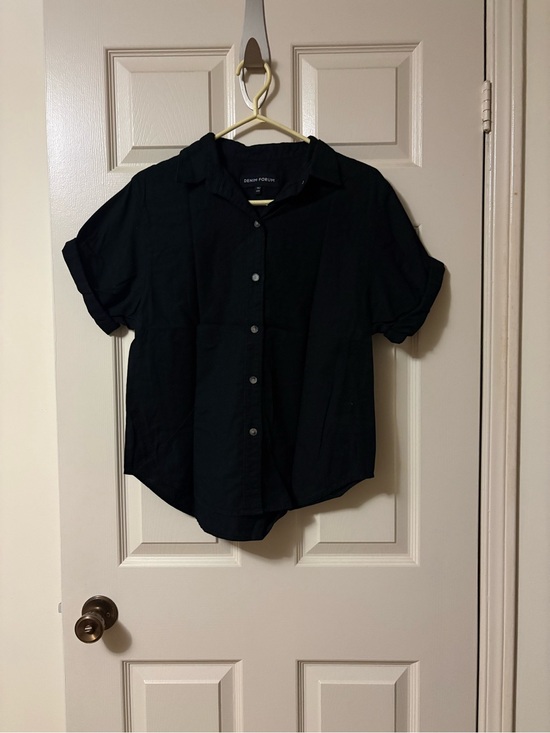 Denim Forum Tops - Denim Forum Black Short-Sleeve Button | Sz XXS
